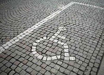 Штраф за парковку на местах для инвалидов увеличили в 25 раз