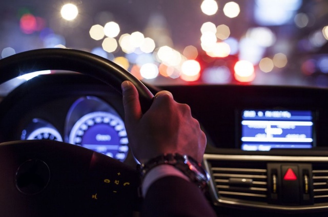 По данным исследований водители отвлекаются от вождения активировав систему безопасности