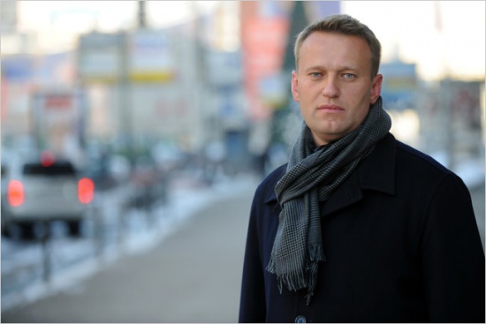Навальный предложил запретить чиновникам покупать роскошные авто