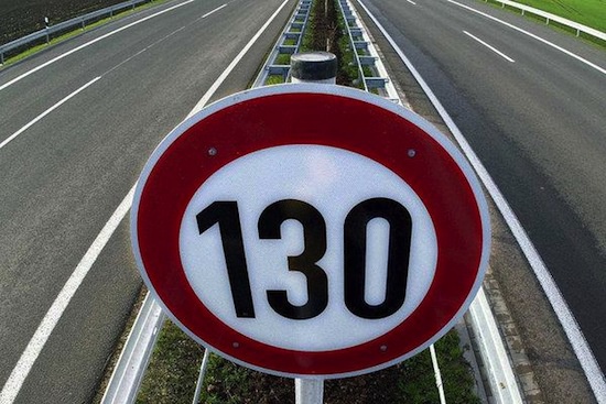 Максимальная разрешенная скорость в России с мая вырастет до 130 км/ч