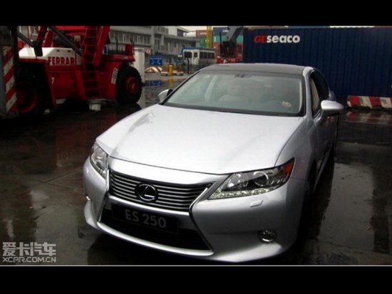 Новый Lexus ES засветился в Китае