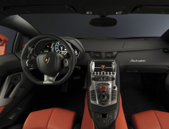 Lamborghini Aventador будет стоить в России от 19 млн рублей