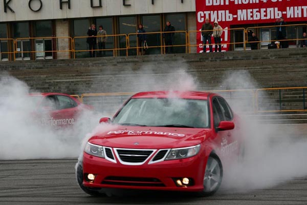 Saab Performance Drive - авиационное шоу на асфальте!