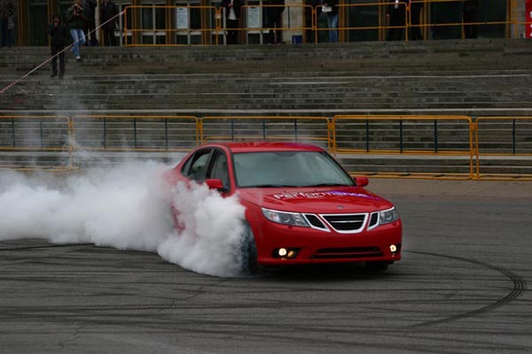 Saab Performance Drive - авиационное шоу на асфальте!