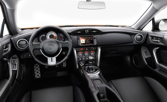 Обновленная Toyota GT86 в России по цене от 1 291 000 рублей
