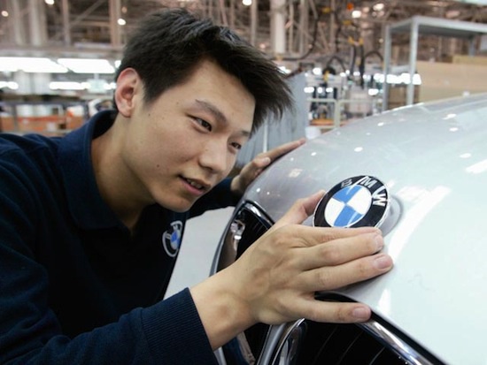В китайских Audi, BMW и Mercedes нашли асфальт