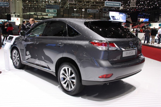 Объявлены российские цены на обновленный Lexus RX