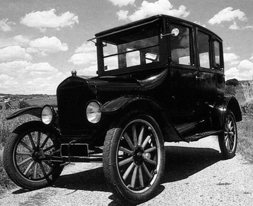 Первому серийному автомобилю Ford исполняется 100 лет!