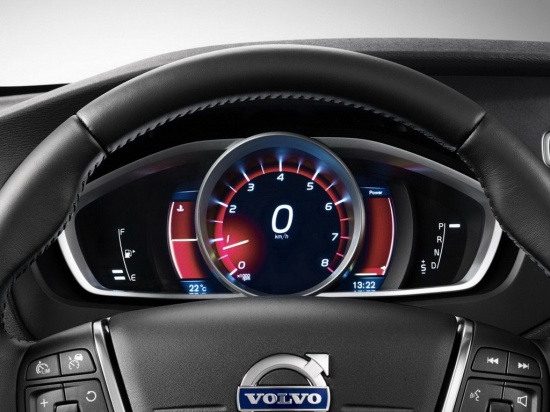 Стали известны российские цены на Volvo V40 Cross Country
