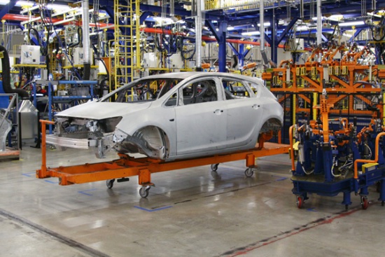 GM в России приостановит выпуск лишь двух моделей