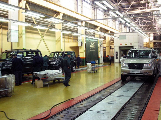 УАЗ выпустил первые машины с двигателем "Евро-4" и АБС