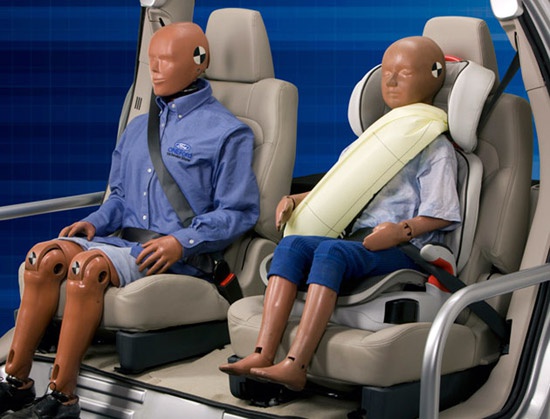 Новые ремни безопасности от Ford с подушкой.