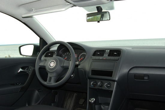 Обзор Volkswagen Polo седан 2010