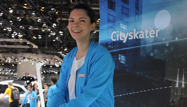Активная девушка проекта CitySkater от Volkswagen