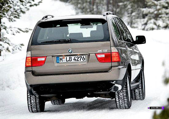 BMW Х5 стал жертвой воров