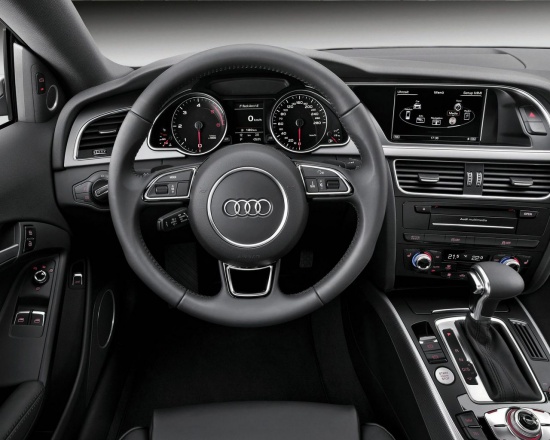 Обновленная Audi A5 - российские цены