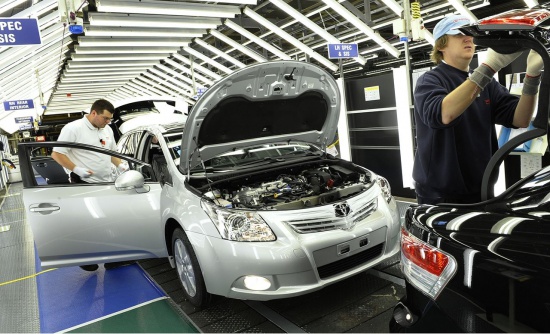 Toyota сокращает производство в 9 странах