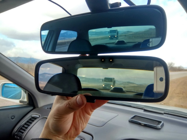 Проверьте обзор в зеркалах: чем меньше “слепых зон”, тем безопаснее дорога