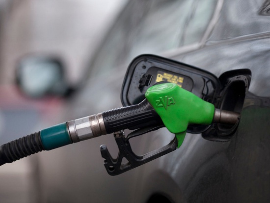 Стоимость литра бензина к концу года вырастет максимум до 32 рублей