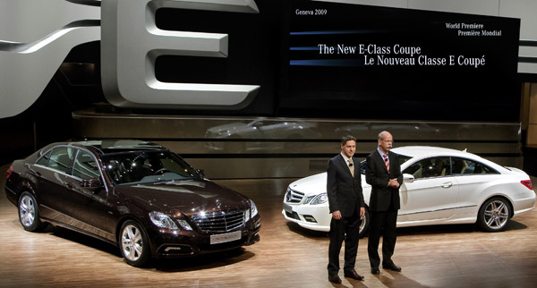 Доктор Дитер Цетше и Горден Вагенер, автор дизайна нового Mercedes E-class