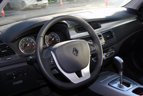 Обзор Renault Laguna Coupe 2009
