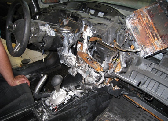 Honda сгорела от телефонной зарядки в прикуривателе