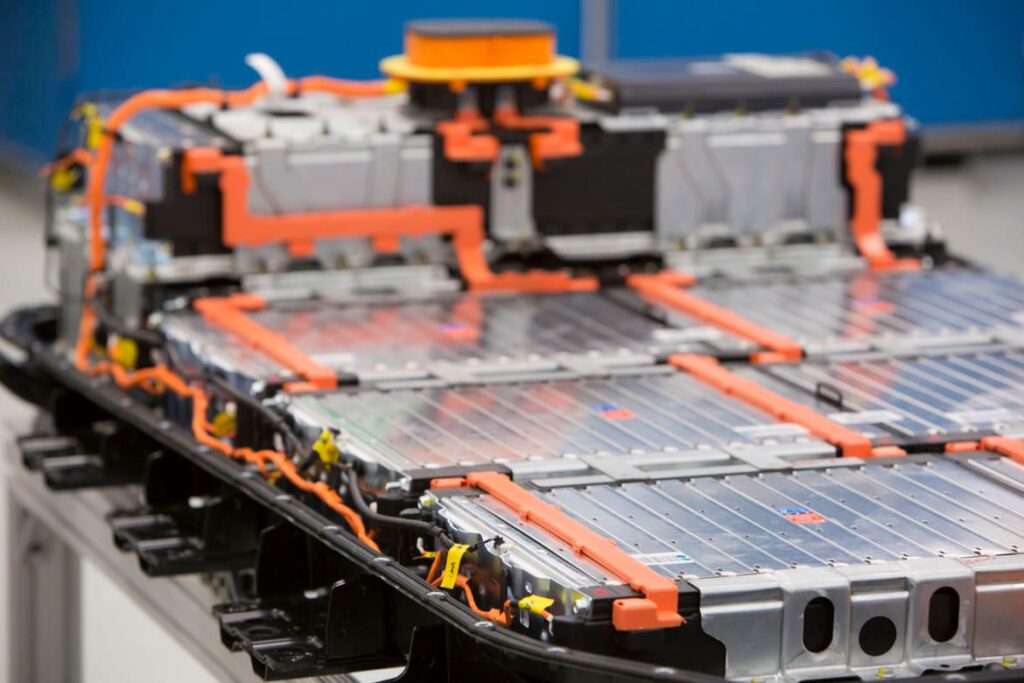 С 2009 года компания LG Chem занимается разработкой и изготовлением аккумуляторных батарей и на сегодняшний день является одной из крупнейших фирм в этой категории