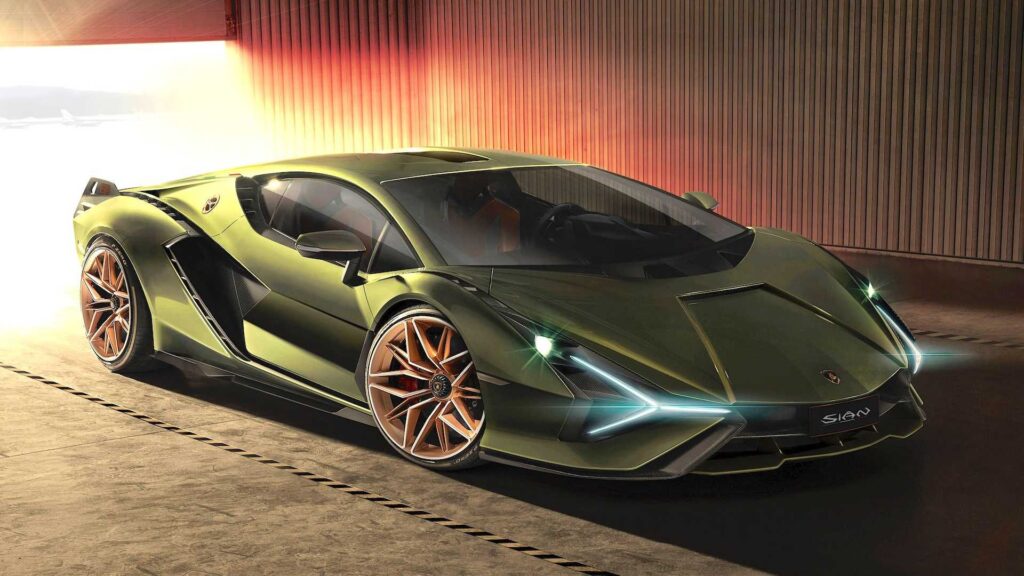Известно, что Lamborghini и Bugatti производят автомобили с двигателями типа V8, V10, V12 и W16