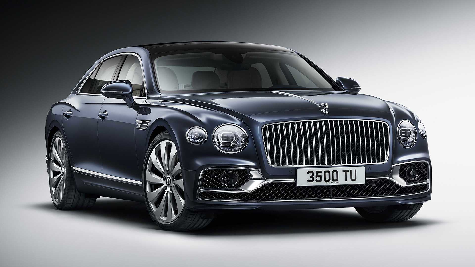 Новый седан от Bentley появился в России