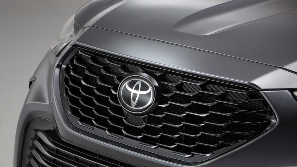 Toyota представила "заряженную" версию Highlander XSE