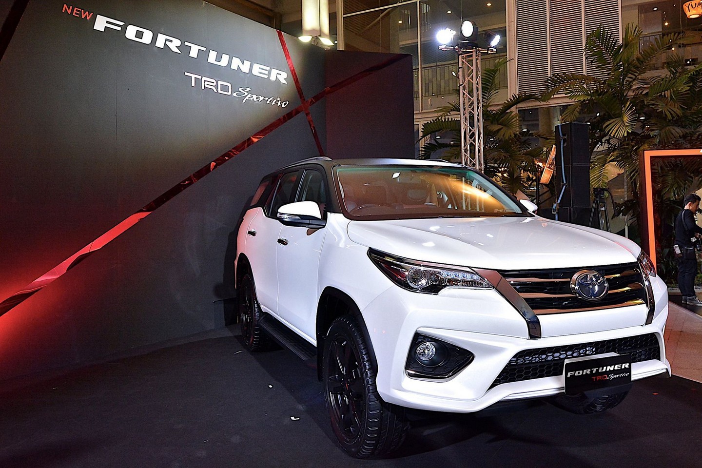 Toyota Fortuner с мощным дизелем появились в РФ