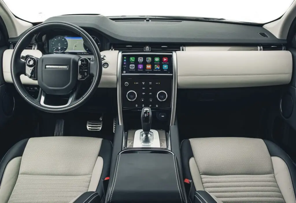 Салон Land Rover Discovery