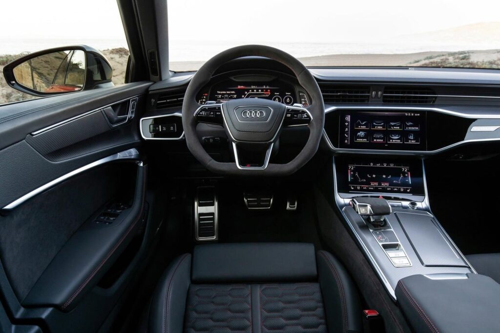 Салон Audi RS