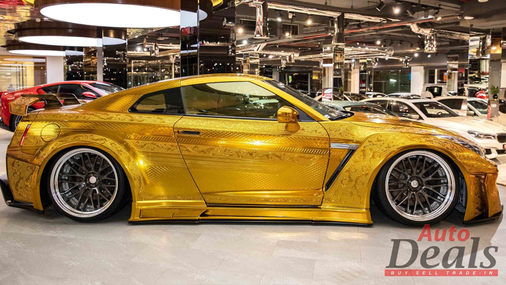 В Дубае на продажу выставили «золотой» Nissan GT-R за 32 млн рублей
