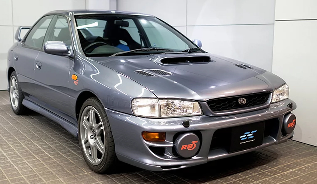 В Гонконге Subaru Impreza 1999 года продают почти за 7 млн рублей