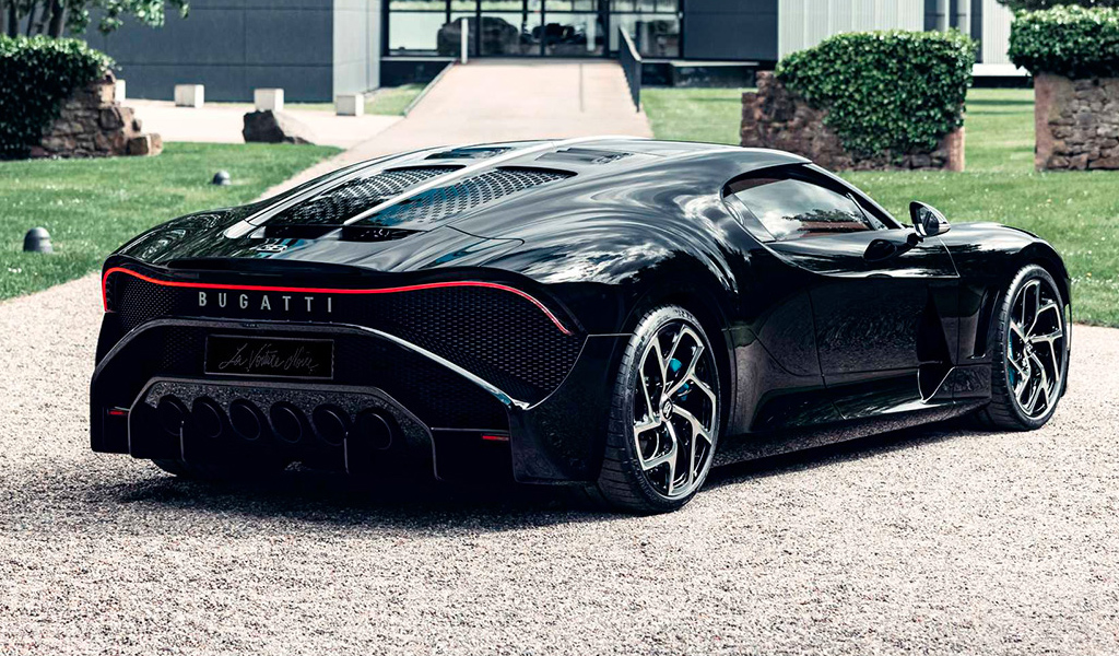 Bugatti представила автомобиль за миллиард рублей