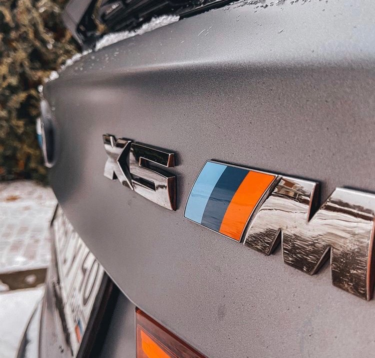 Новогодняя атмосфера с BMW X5M