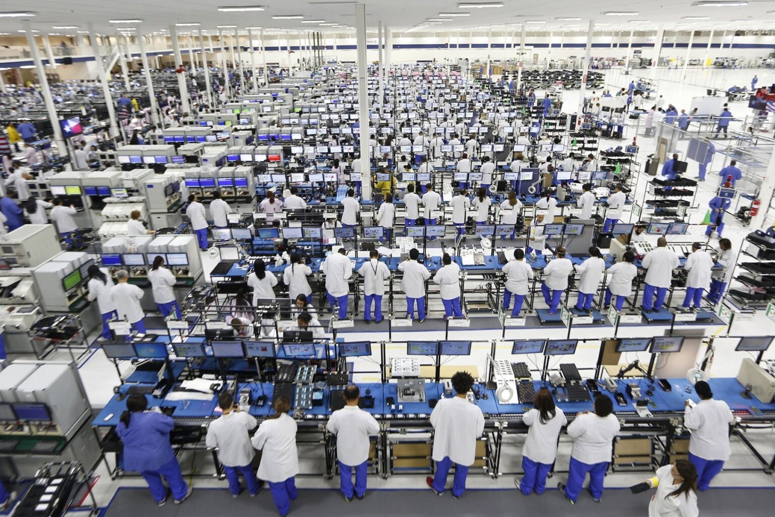 Крупные предприятия. Фабрика Фоксконн Китай. Foxconn фабрика в Китае. Foxconn завод Apple. Завод Foxconn в Китае iphone.