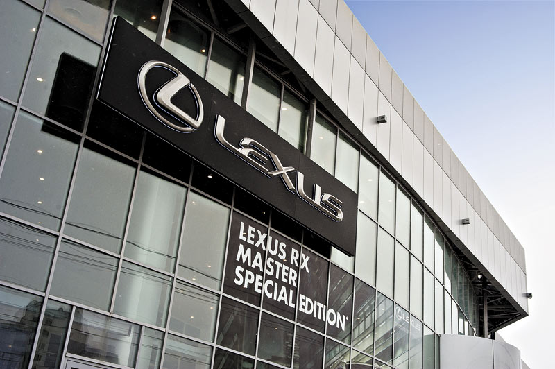 Компания Lexus собирается создать самый маленький кроссовер в своей линейке