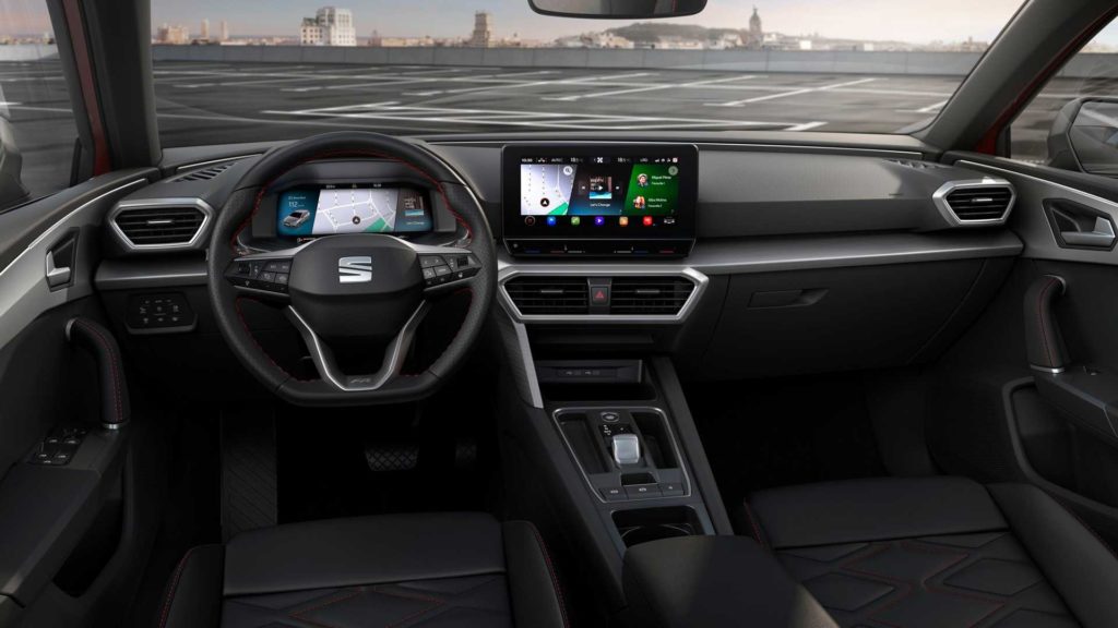Seat Leon официально представлен в кузове хэтчбек и универсал