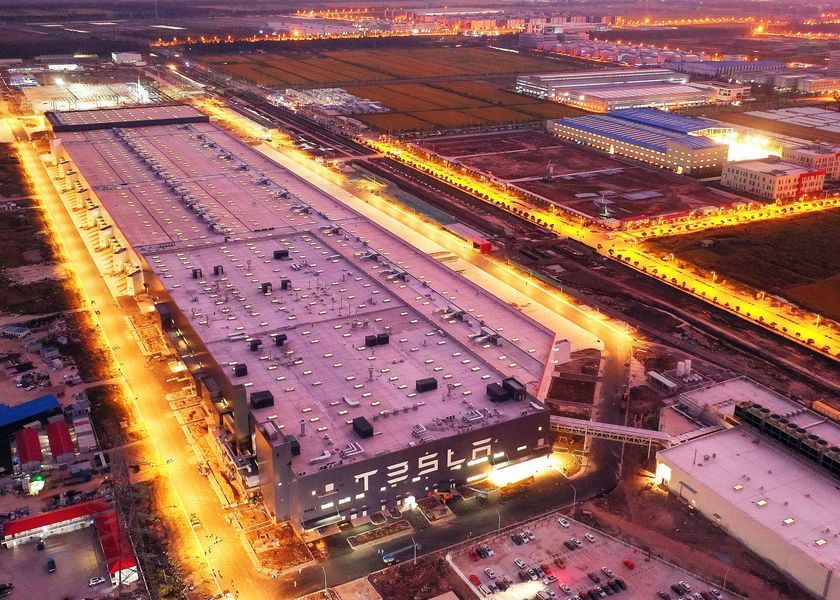 В начале 2020 года компания Tesla открыла свой первый завод за пределами Северной Америки, в китайском Шанхае