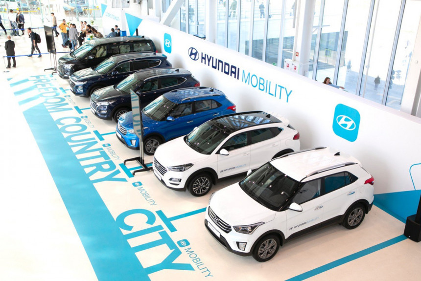 Для российских клиентов доступны следующие модели Hyundai: обновленный седан Sonata, паркетники Creta, Tucson, Santa Fe, а также минивэн H1