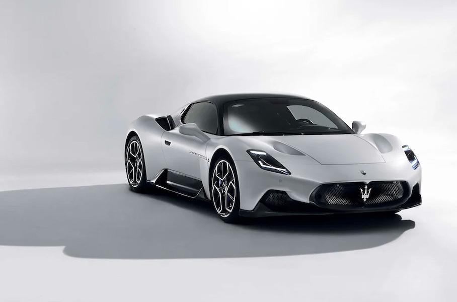 Компания Maserati опубликовала первые фотоснимки нового суперкара