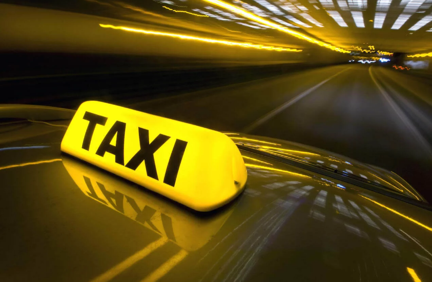 Минтранс предлагает повысить размеры штрафных санкций за нарушение правил дорожного движения для таксистов и водителей общественного транспорта